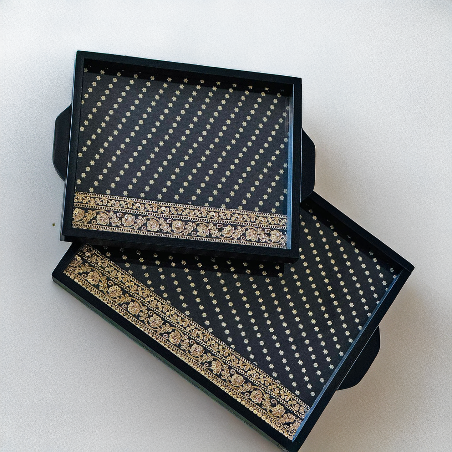 Brocade silk with zari border (set of 2 trays)