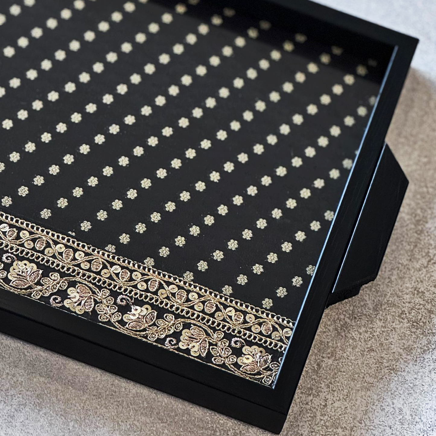 Brocade silk with zari border (set of 2 trays)