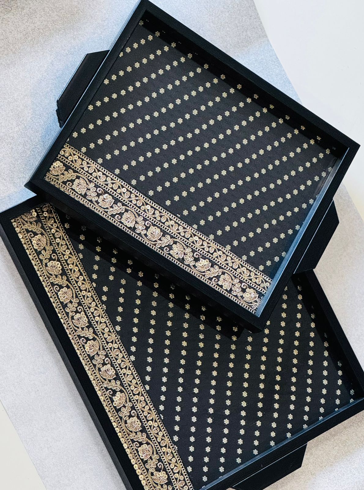 Brocade silk with zari border (set of 2 trays)