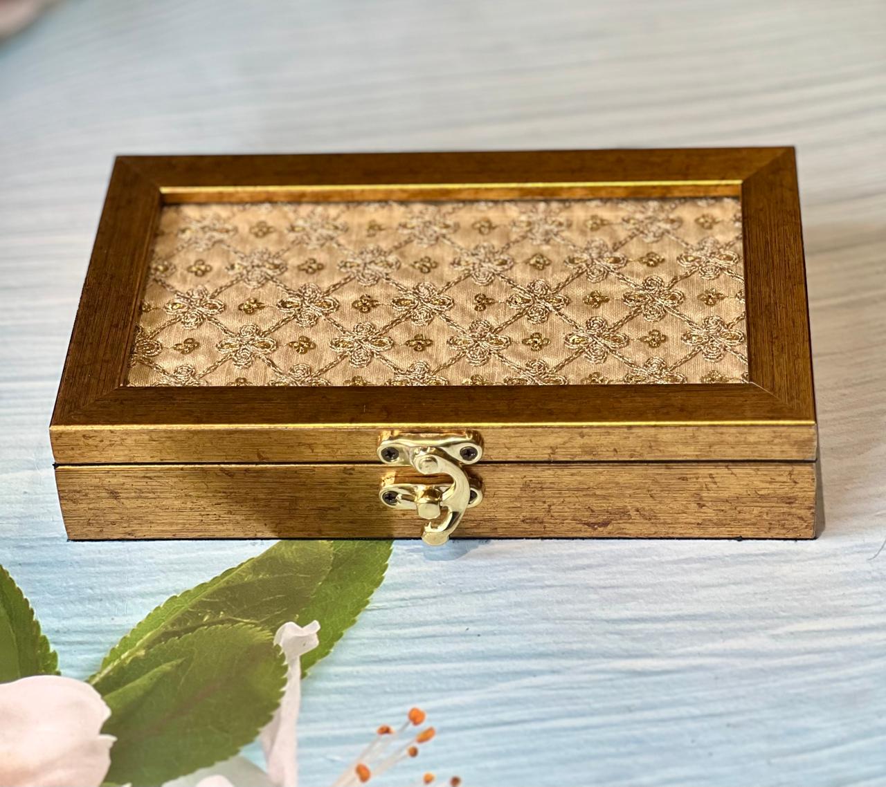 Cash Gaddi box
